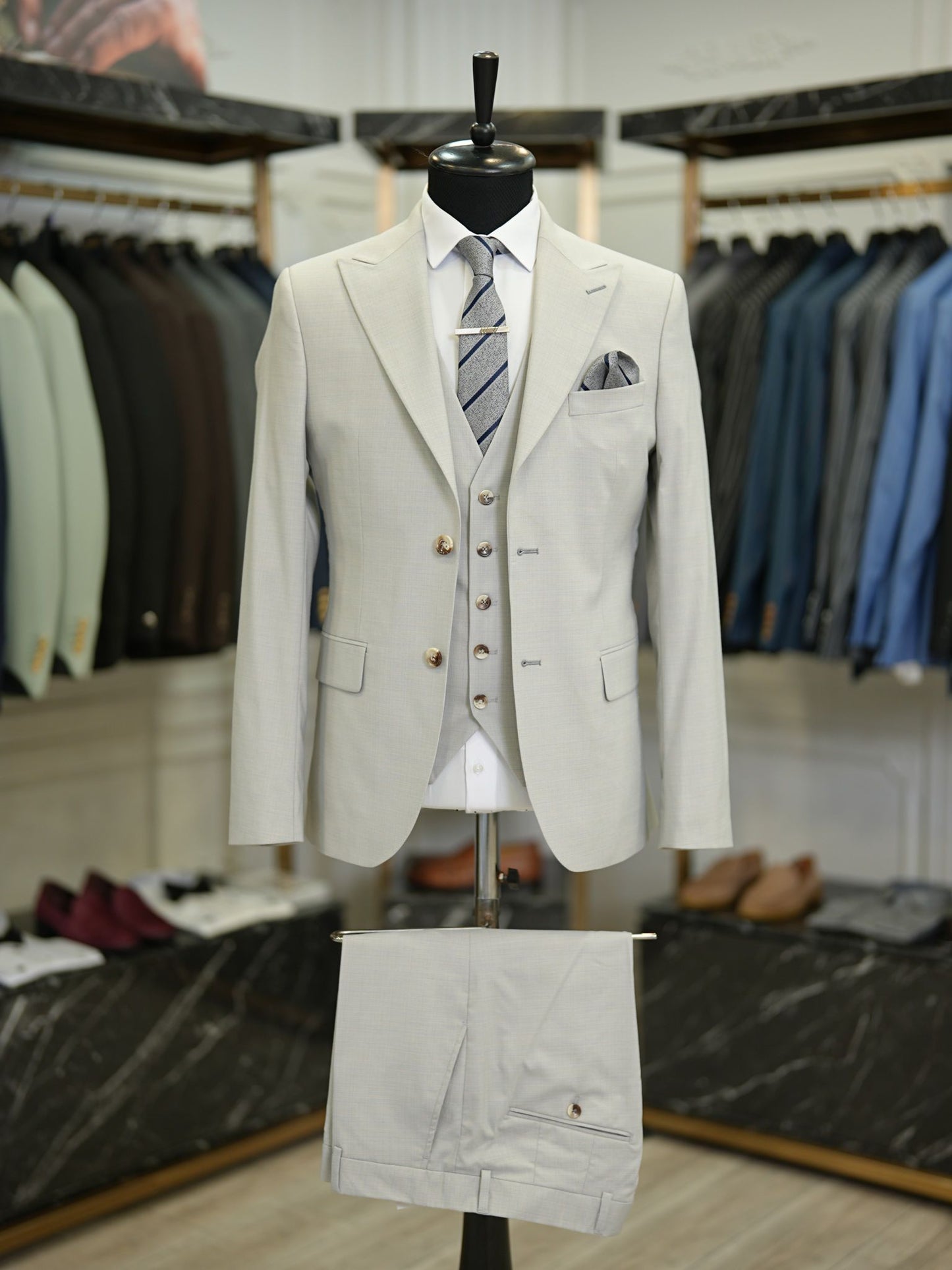 Brabion Maison Light Gray Slim Fit Check Suit for Every Occasion