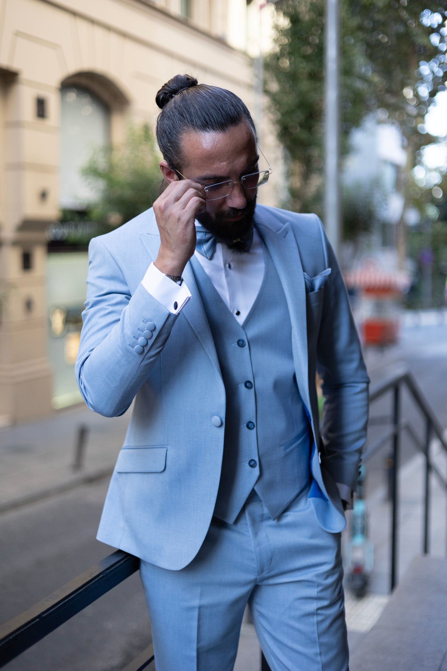 Brabion Amadeo Sky Blue Slim Fit Peak Lapel Tuxedo: A Touch of Elegance