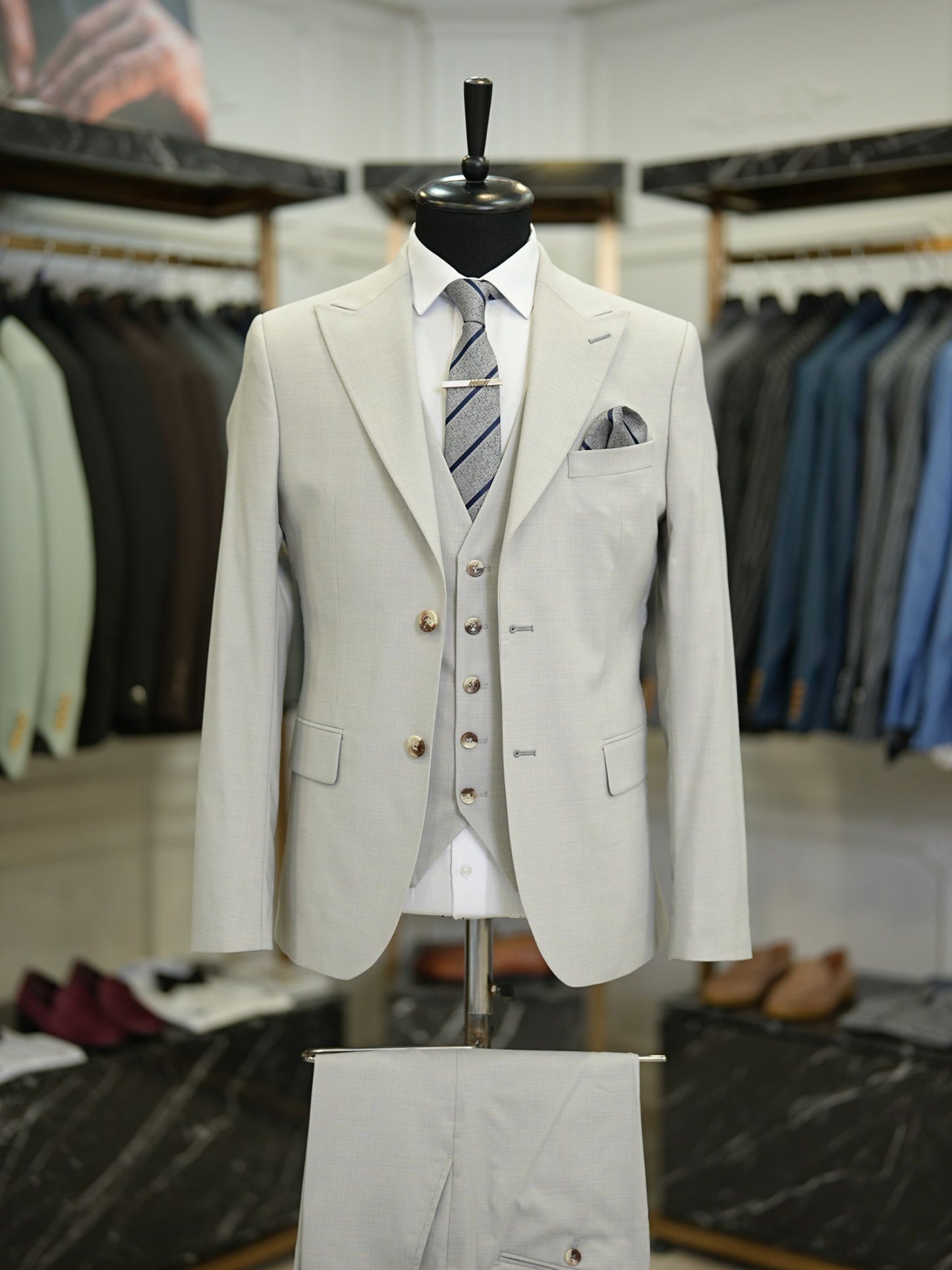 Brabion Maison Light Gray Slim Fit Check Suit for Every Occasion