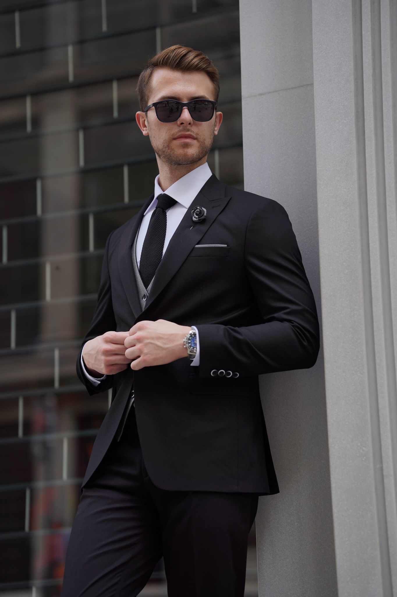 Daniel Black and Gray Wool Suit - Elegant Slim-Fit Three-Piece Ensemble