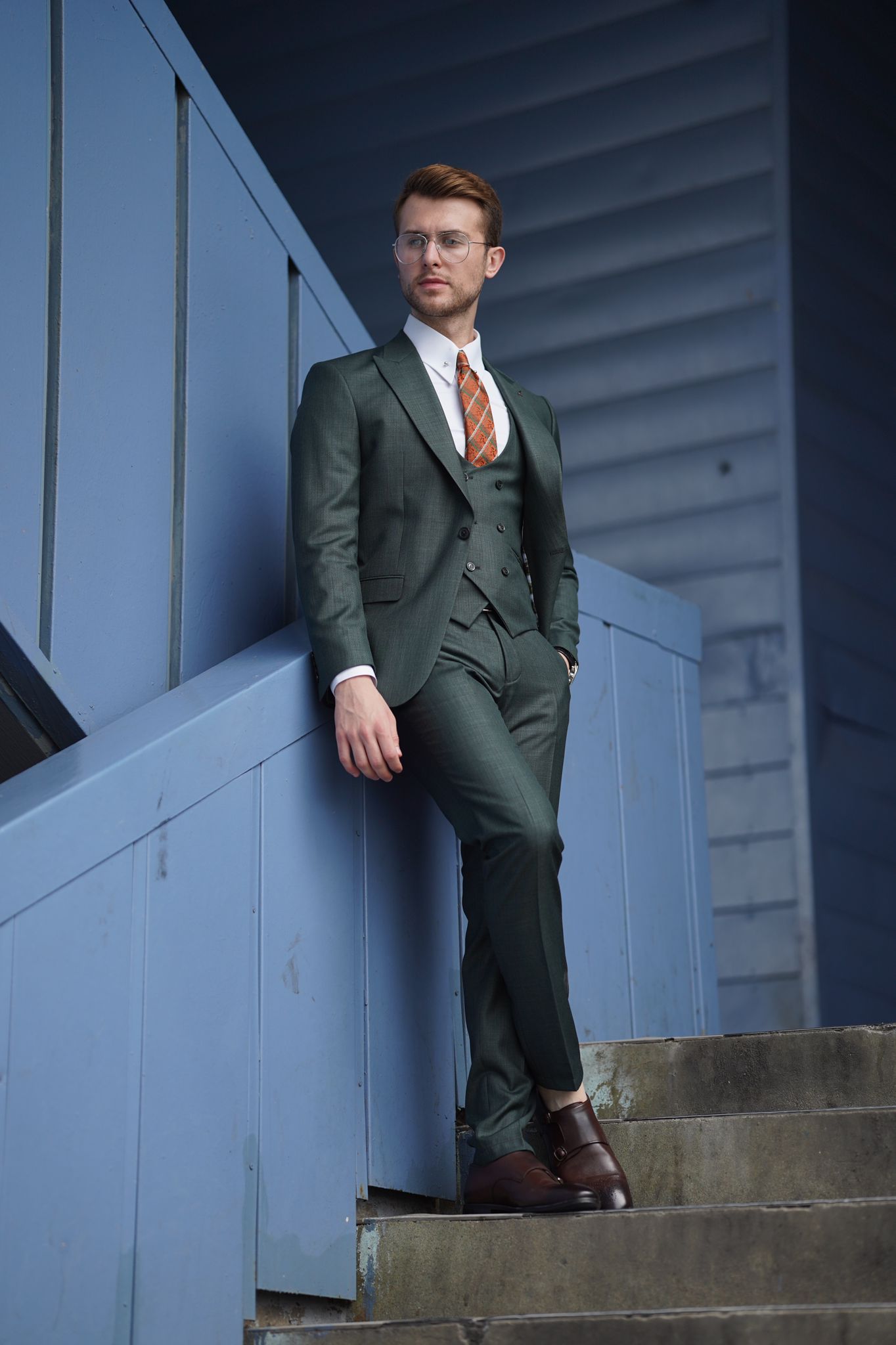 Daniel Slim Fit Green Wool Suit – Elegant Three-Piece Suit for Men