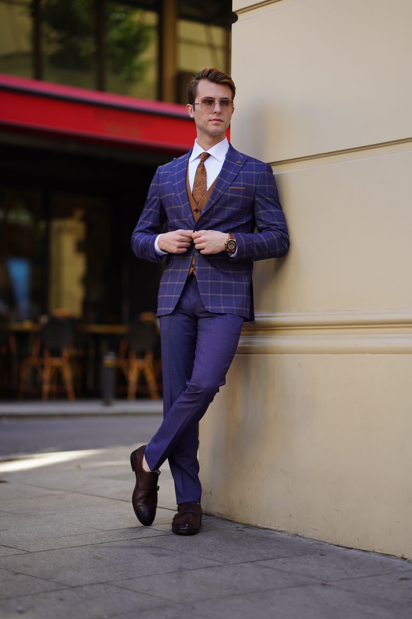 Vespo Navy Blue and Camel Slim-Fit Suit - Perfect for Any Occasion