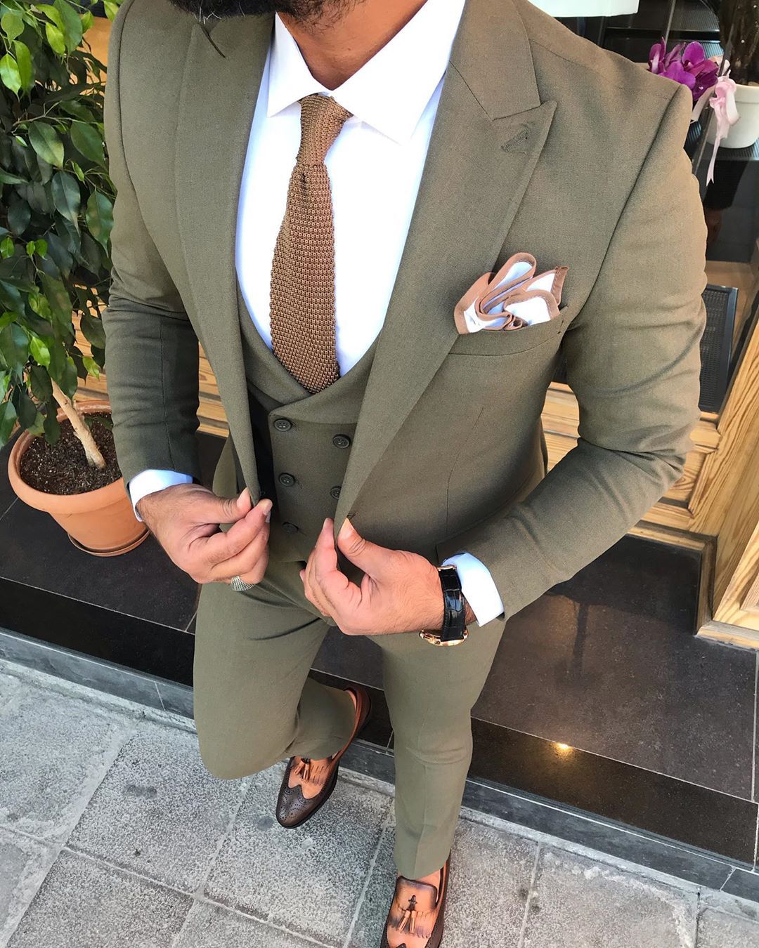 Austin Khaki Slim-Fit Suit - Elegant Three-Piece for Every Occasion
