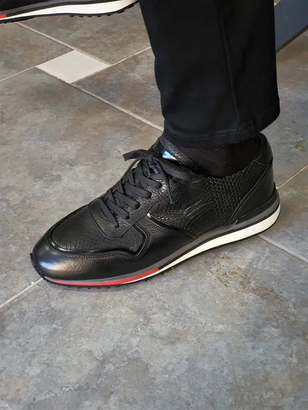 Elko Black Low-Top Sneakers – Elegant Comfort for Every Occasion - BRABION