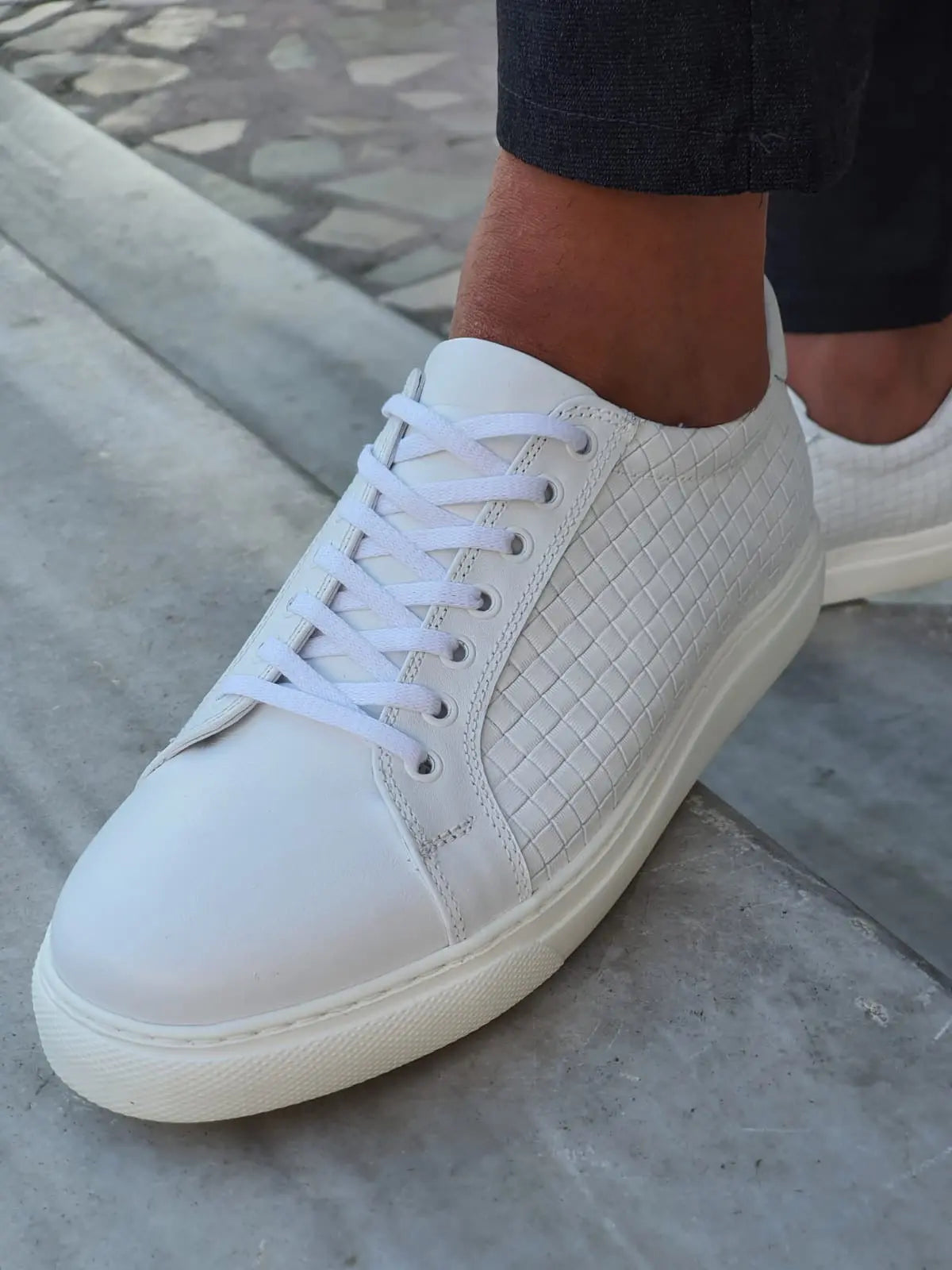 Montreal White Low-Top Sneakers - BRABION