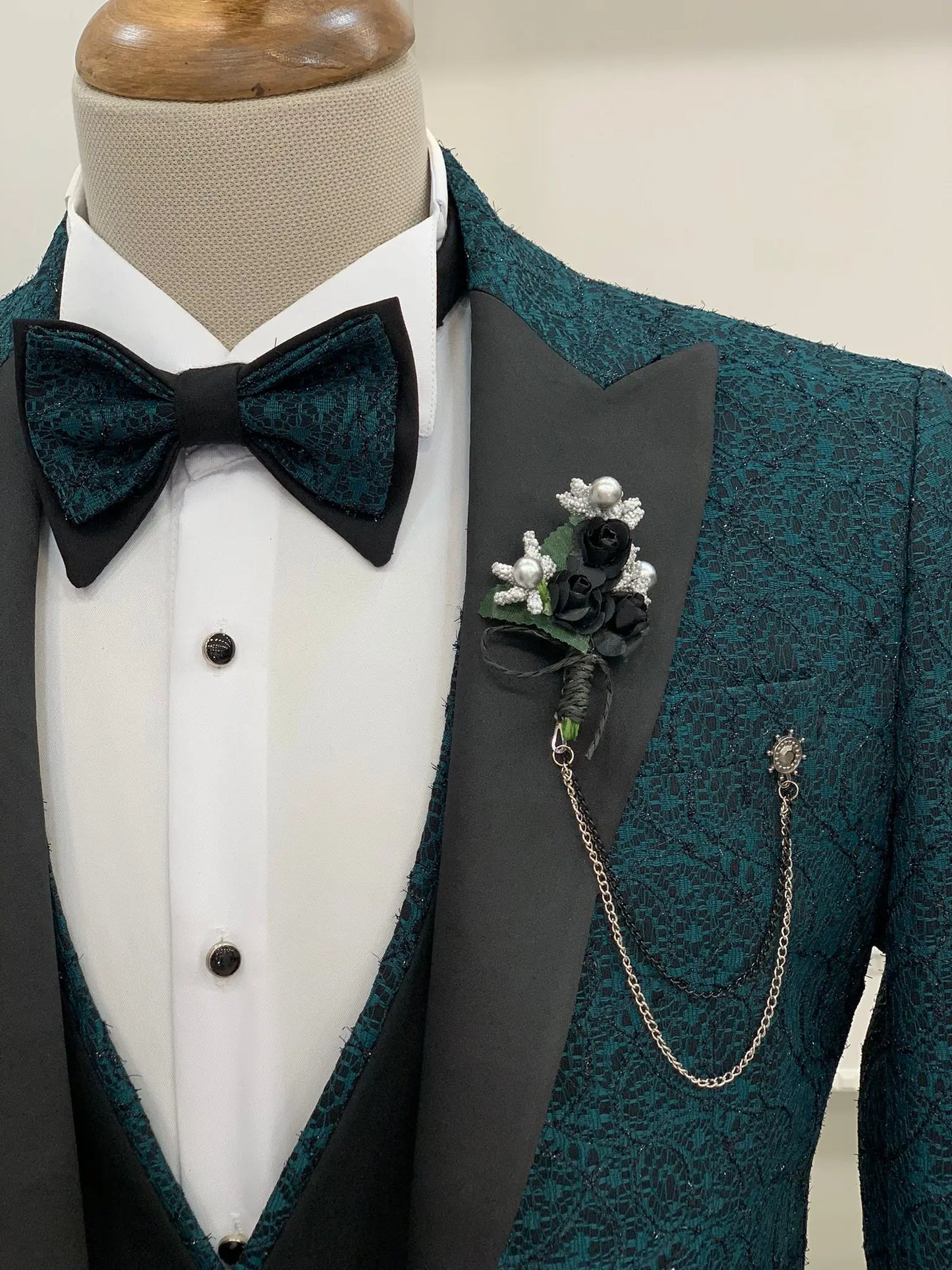 Caesar Green Slim Fit Peak Lapel Floral Patterned Tuxedo - BRABION