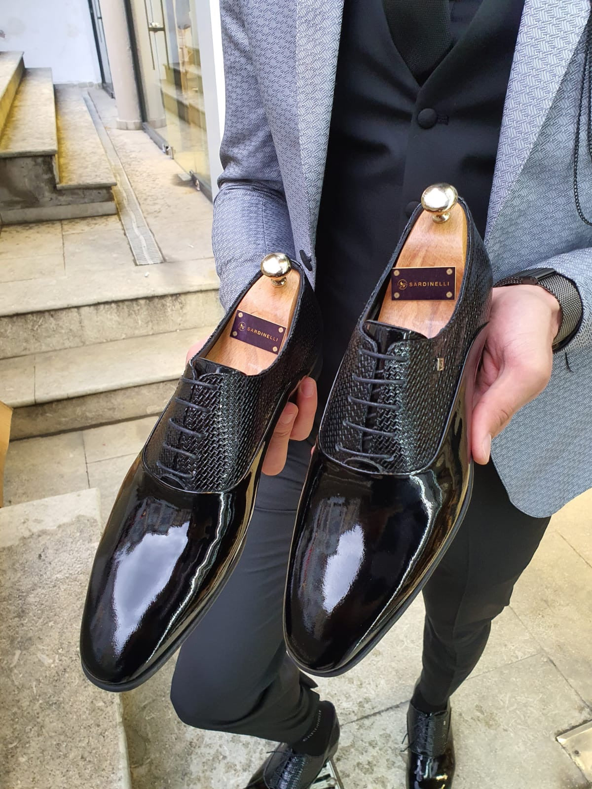 VillaNova Black Laced Oxford