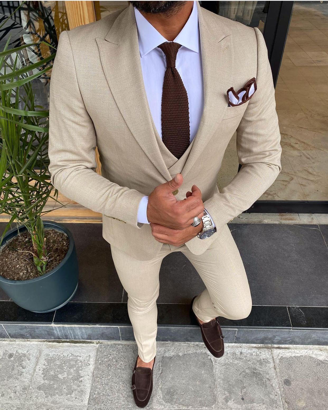 Bonomi Beige Slim-Fit Suit: The Ultimate Three-Piece Ensemble brabion