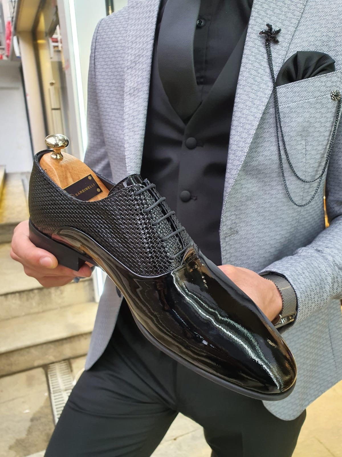 VillaNova Black Laced Oxford