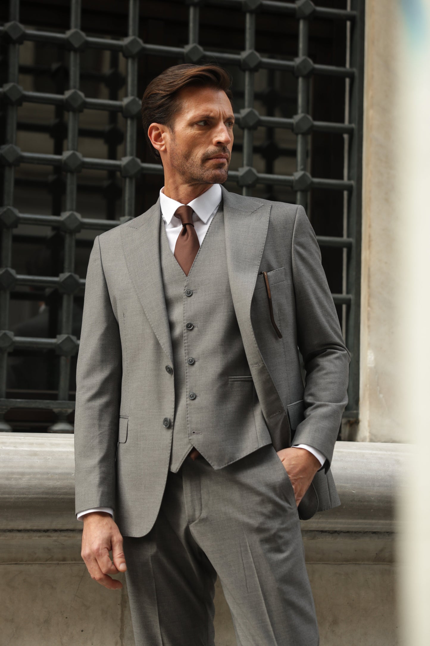 Grey Slim-Fit Suit 3-Piece VIOSSI - CB