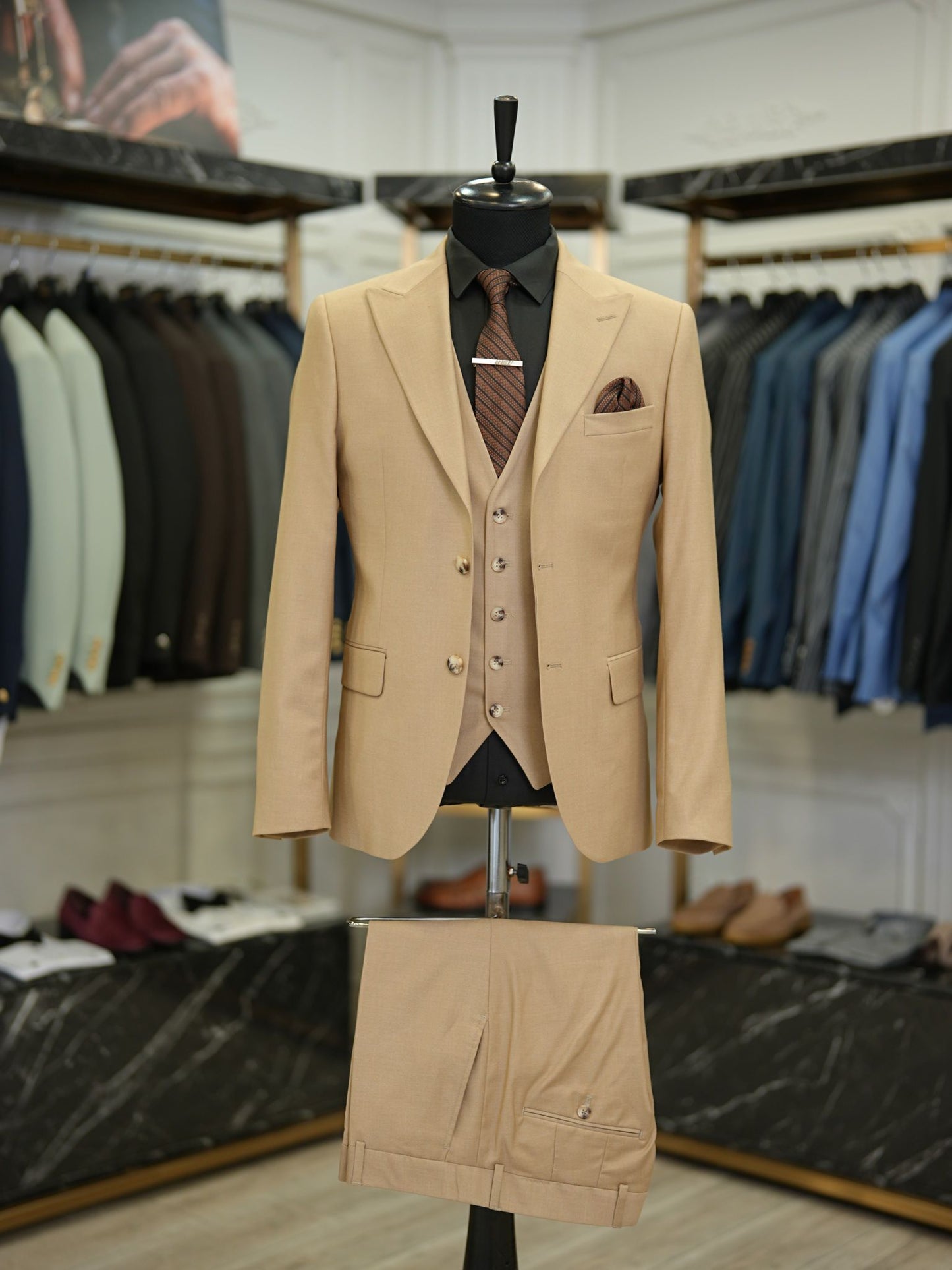 Brabion Maison Camel Slim Fit Suit: Elevate Your Wardrobe