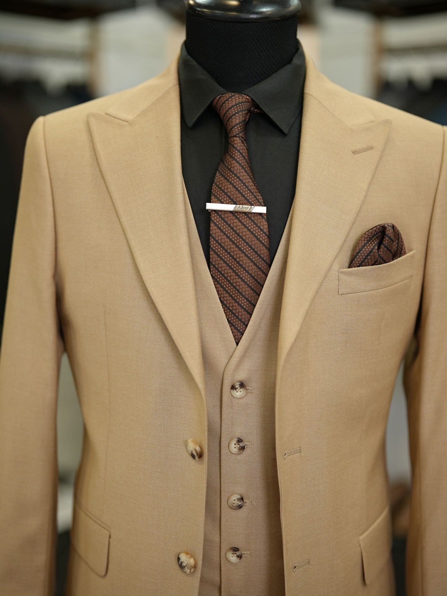 Brabion Maison Camel Slim Fit Suit: Elevate Your Wardrobe