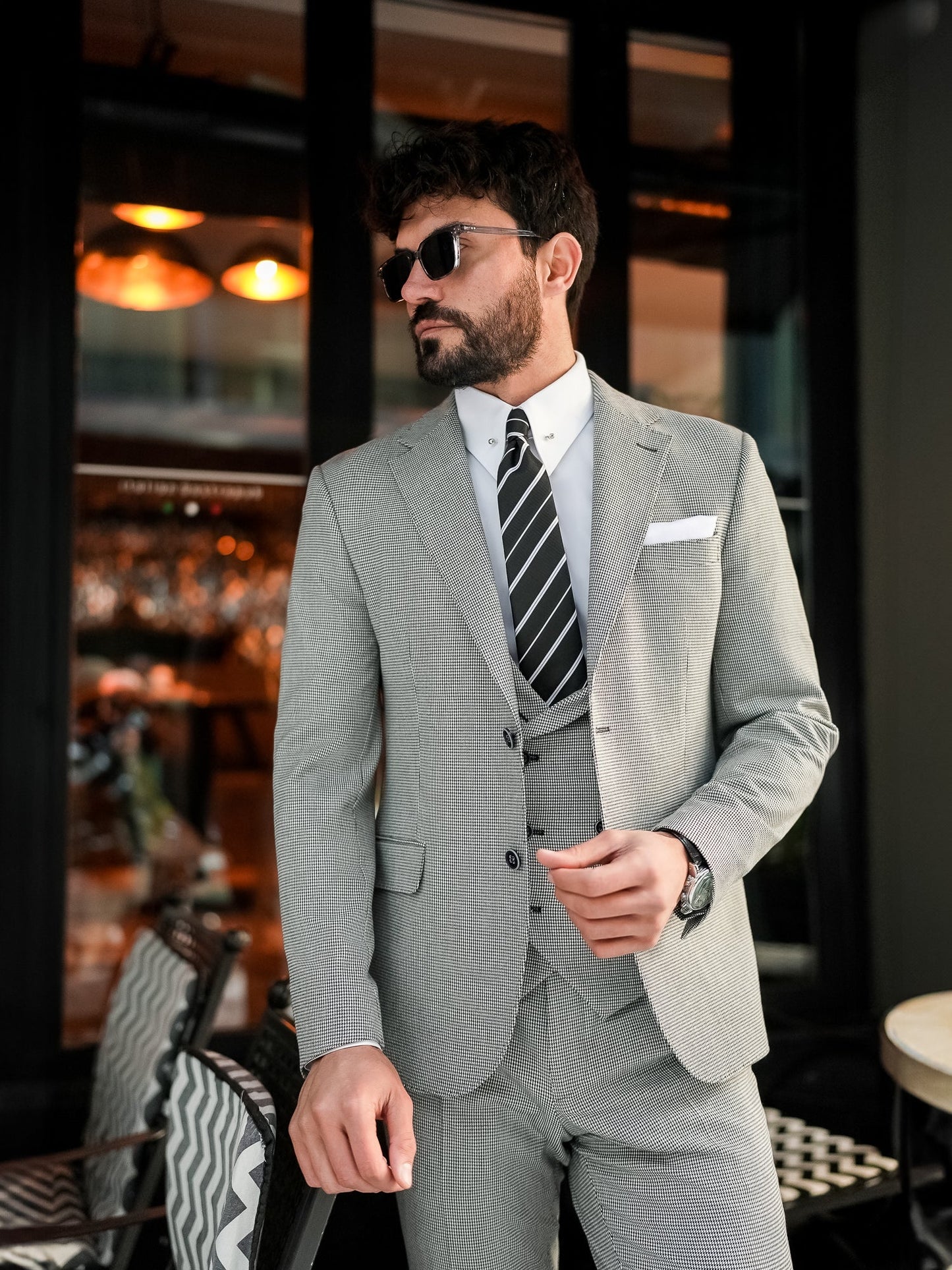 White Houndstooth Slim-Fit Suit 3-Piece VIOSSI