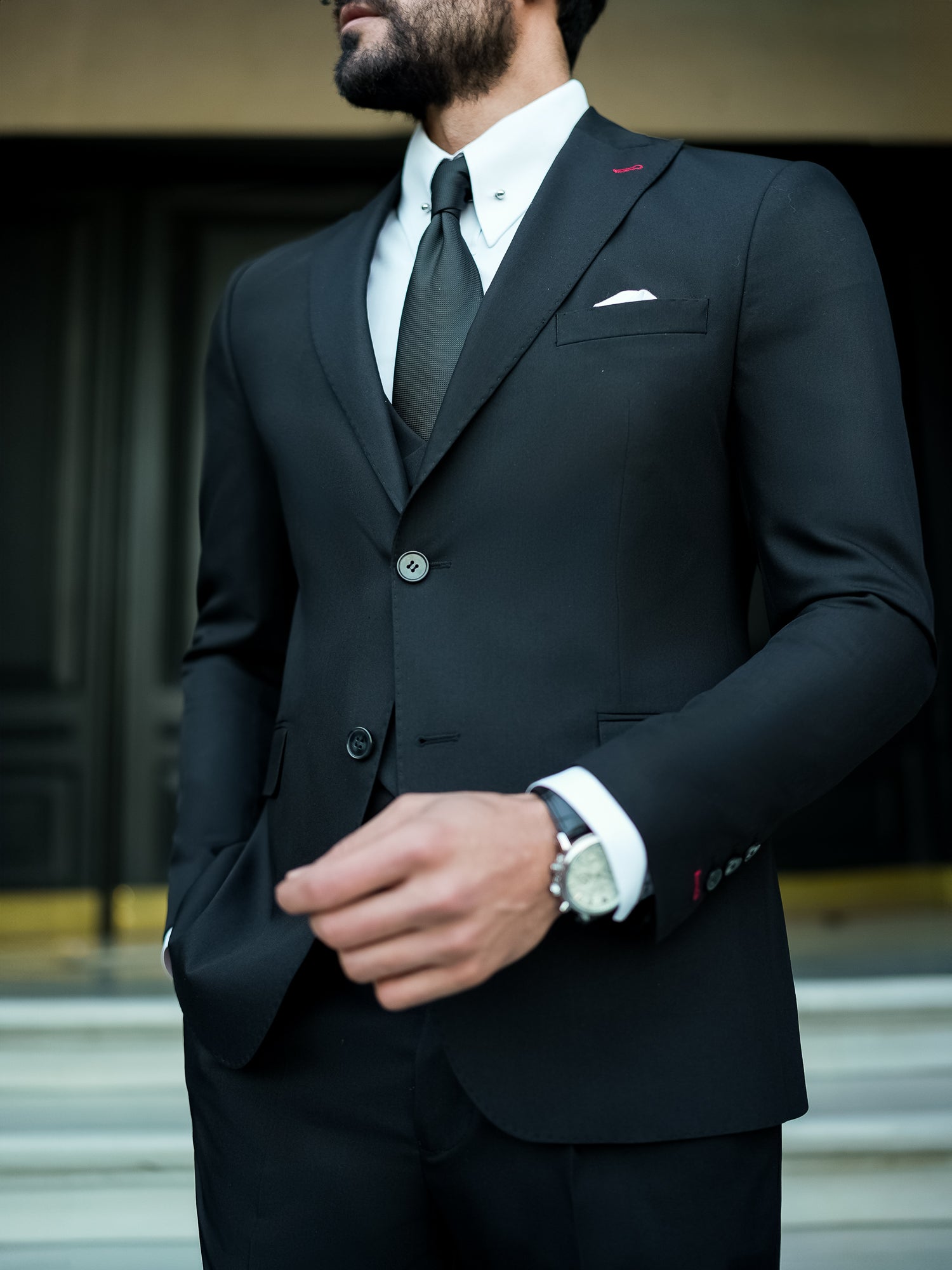 Black Modern-Fit Suit 3-Piece VIOSSI
