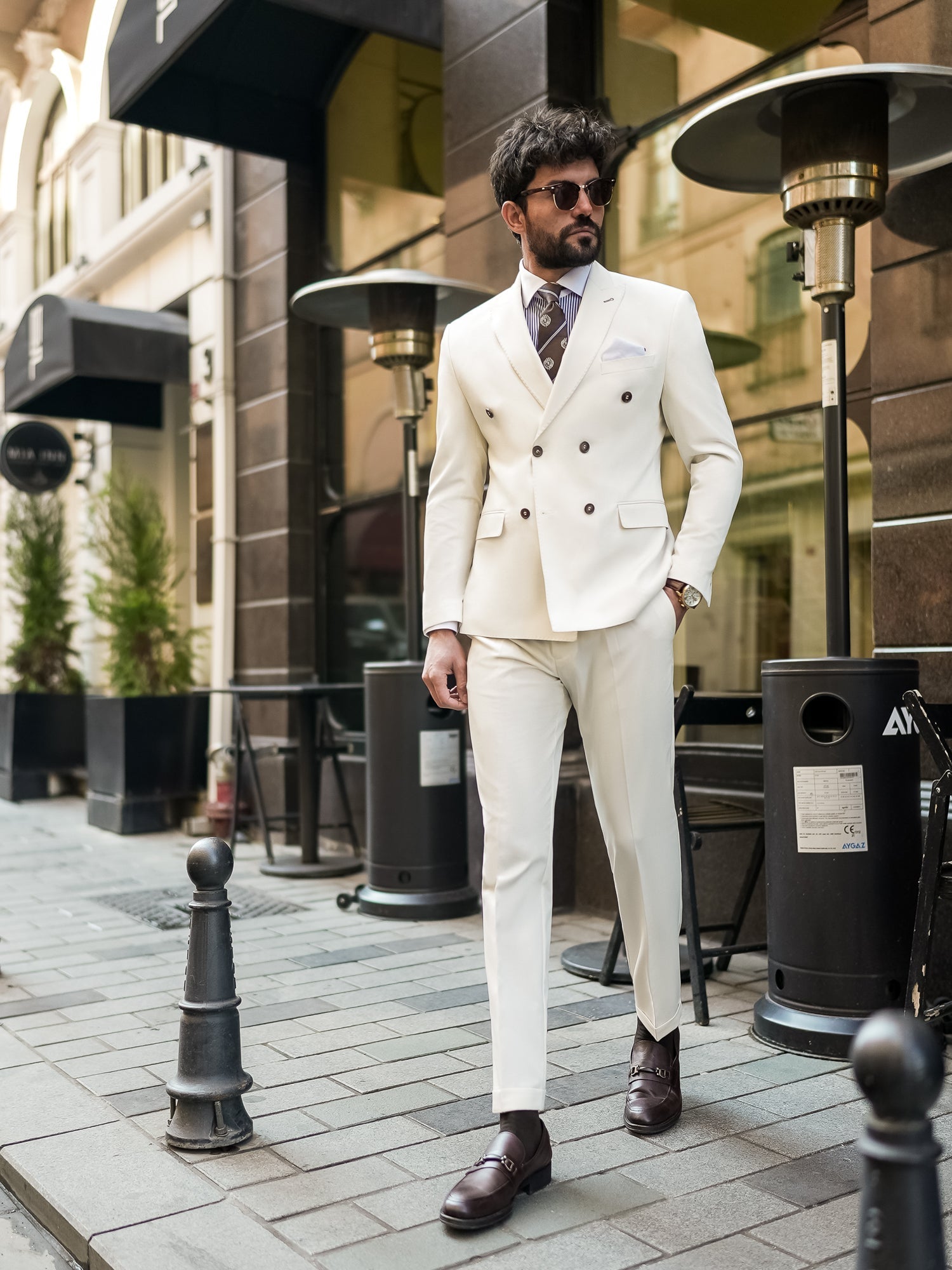 White Double Breasted Suit 2-Piece VIOSSI