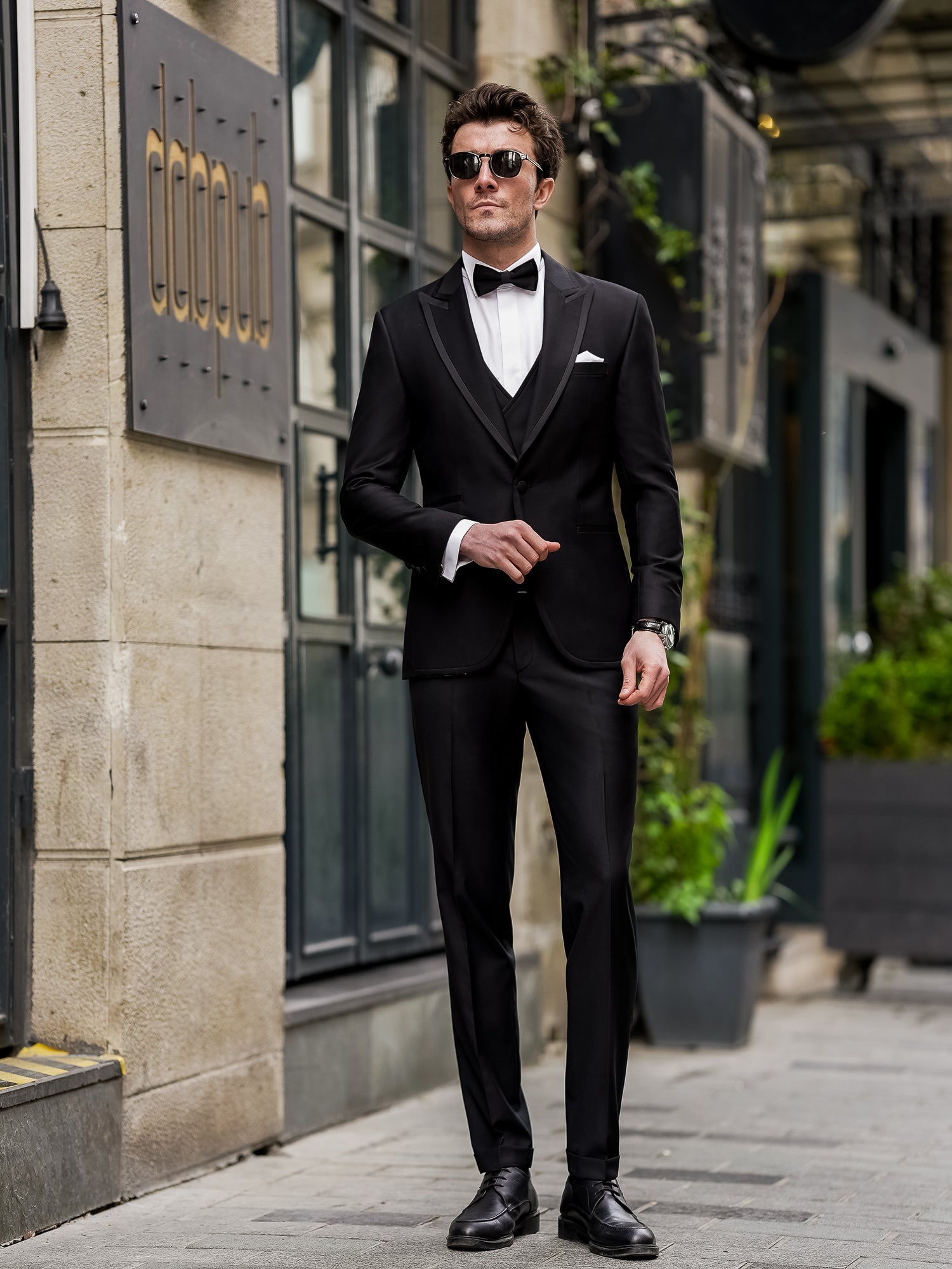 Black Slim-Fit Tuxedo 3-Piece - BRABION