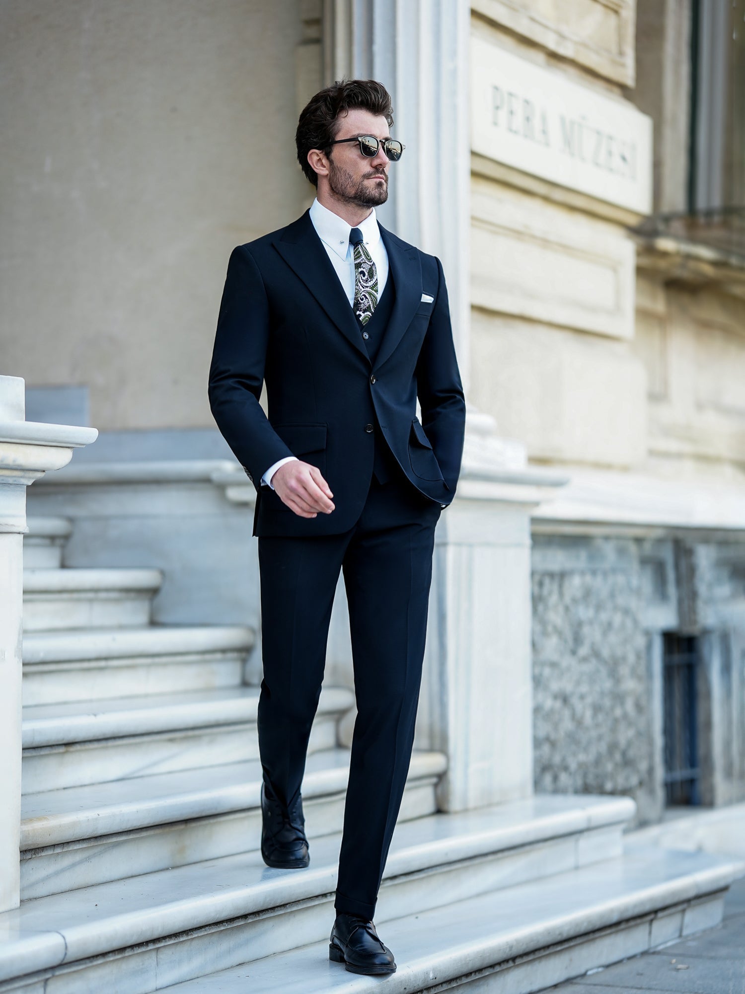 Black Slim-Fit Suit 3-Piece VIOSSI