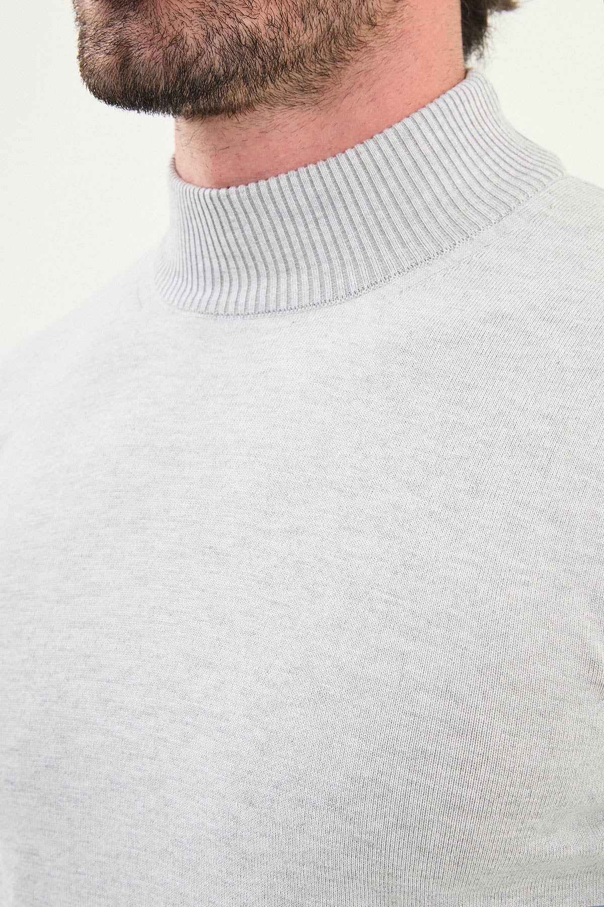 Men’s Light Gray Knit Half-Turtleneck Pullover – Slim Fit