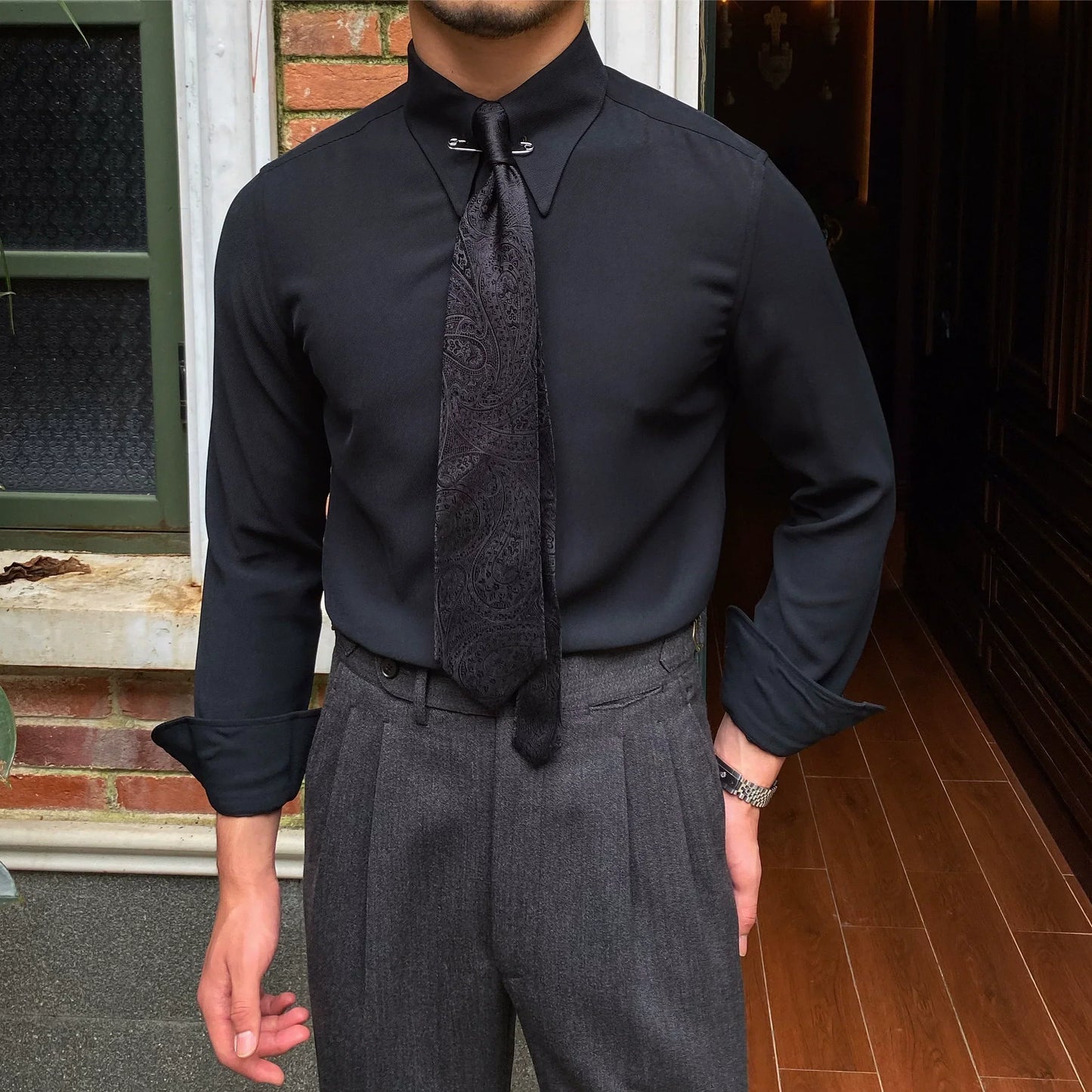 Point Collar Shirt with Pin