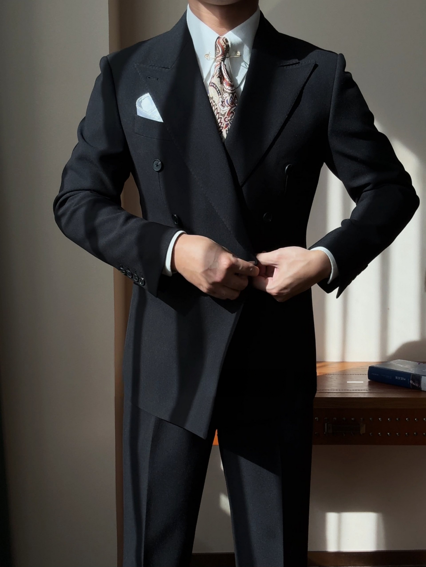 Men’s Six-Button Double-Breasted Tailored Suit