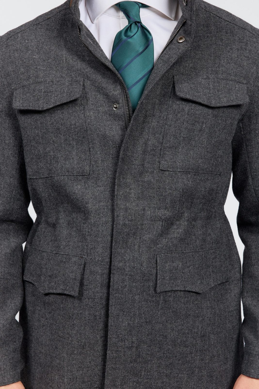 Herrenjacke mit Fischgrätenmuster und Stehkragen