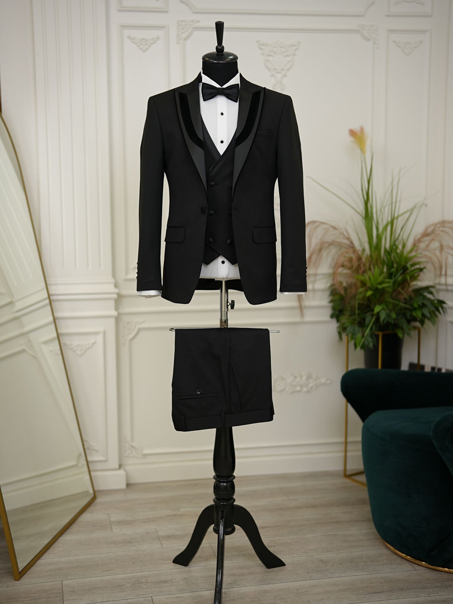 Brabion Elio Black Slim Fit Velvet Peak Lapel Tuxedo