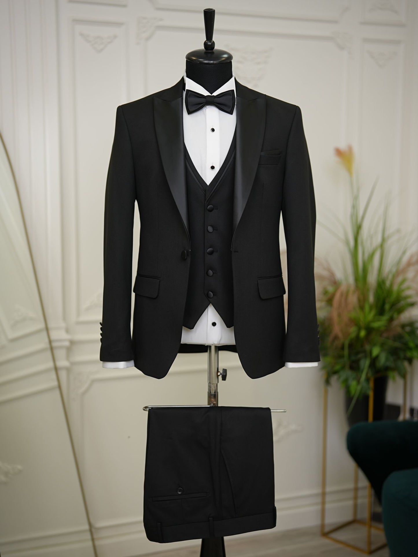 Brabion Elio Black Slim Fit Peak Lapel Tuxedo