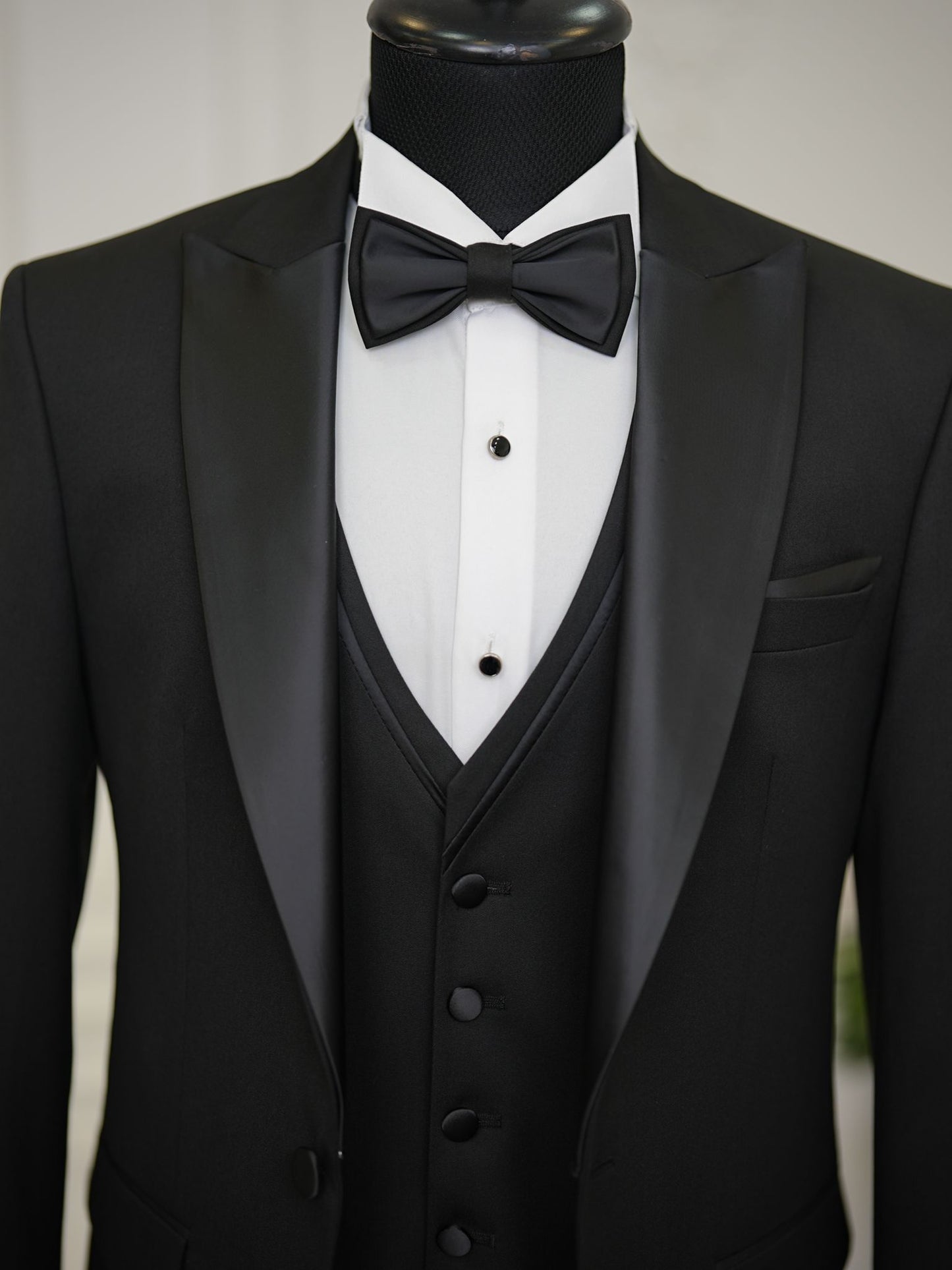 Brabion Elio Black Slim Fit Peak Lapel Tuxedo