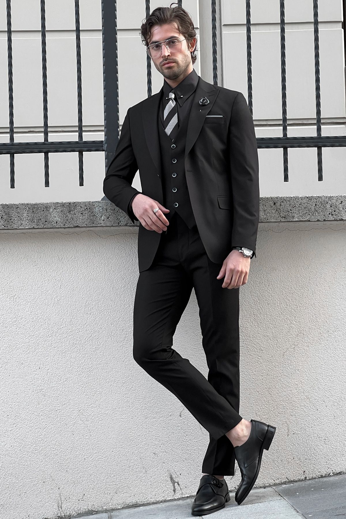 Daniel Slim Fit Black Wool Suit