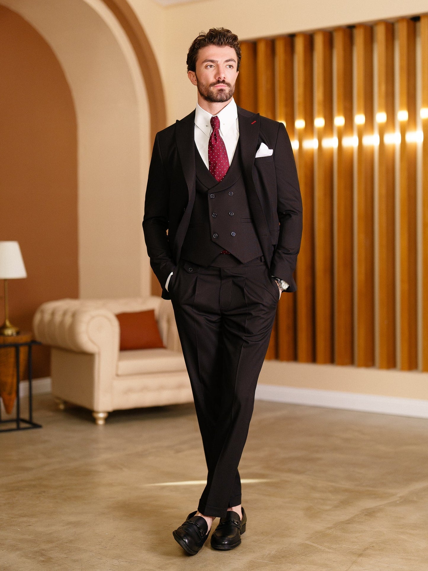 Black Modern-Fit Suit 3-Piece VIOSSI