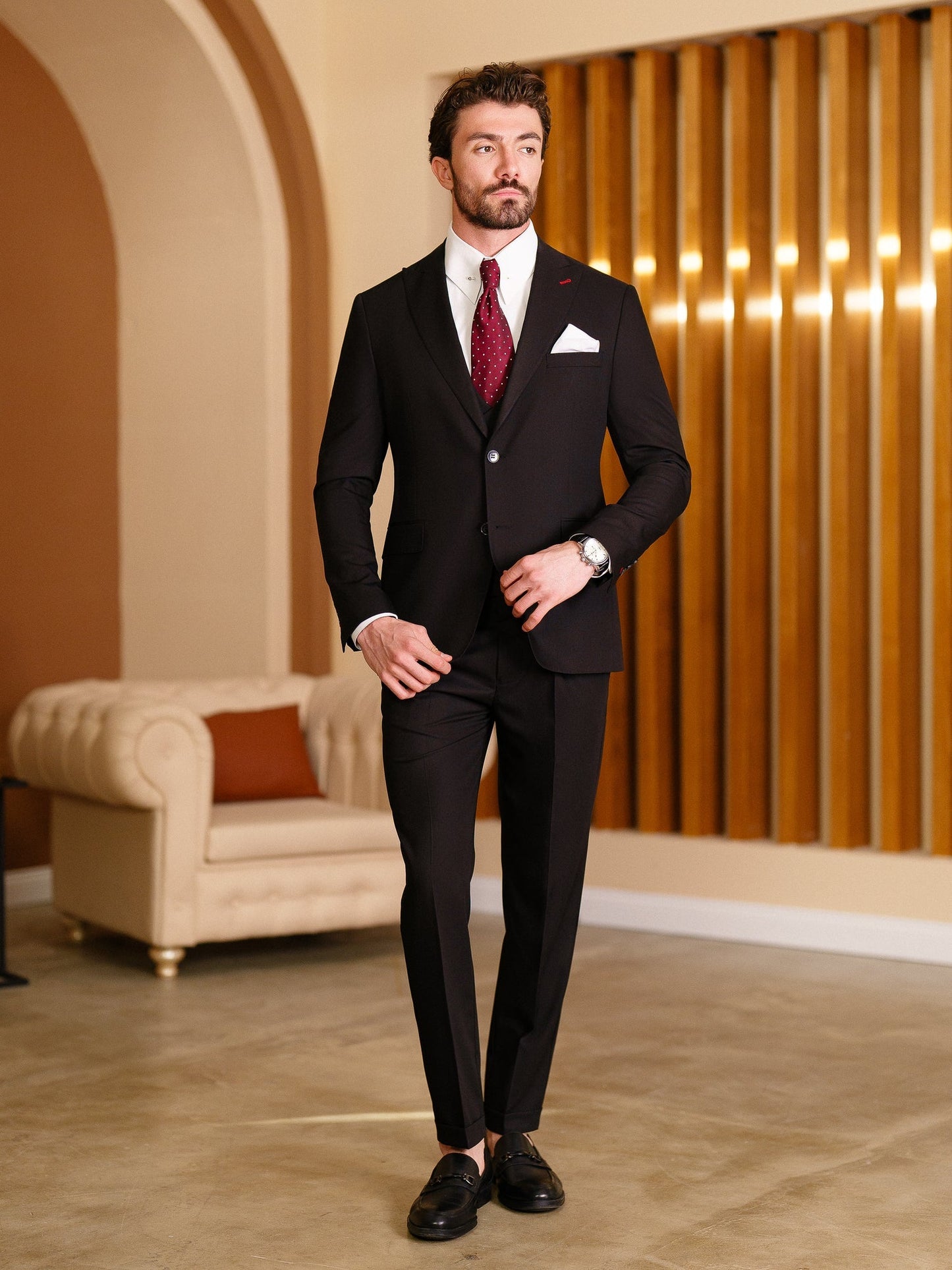 Black Modern-Fit Suit 3-Piece VIOSSI