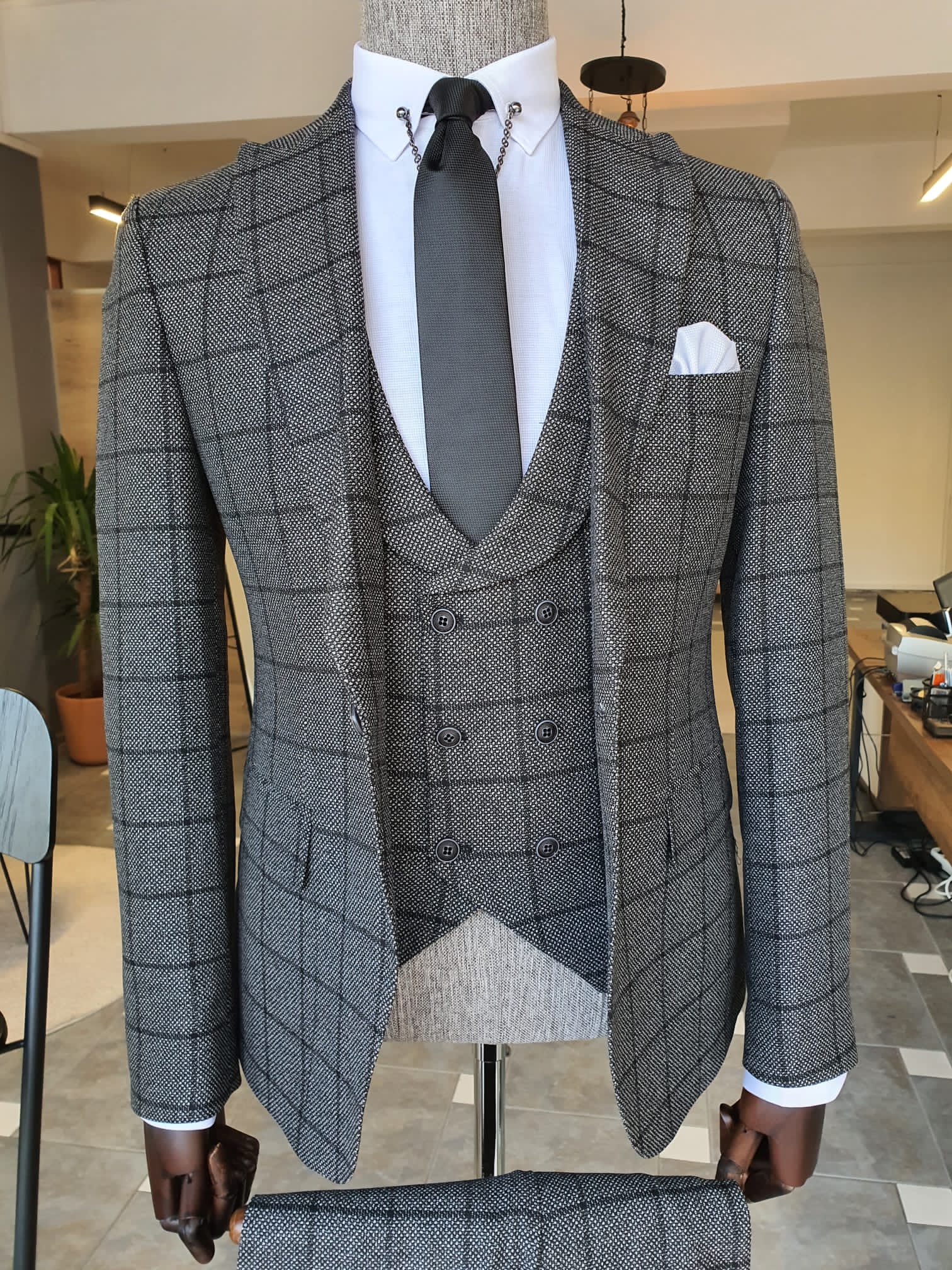 Berton Gray Slim Fit Peak Lapel Plaid Suit – BRABION