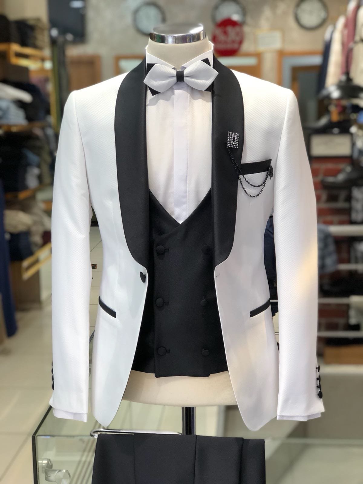 Slim-Fit Tuxedo Suit White