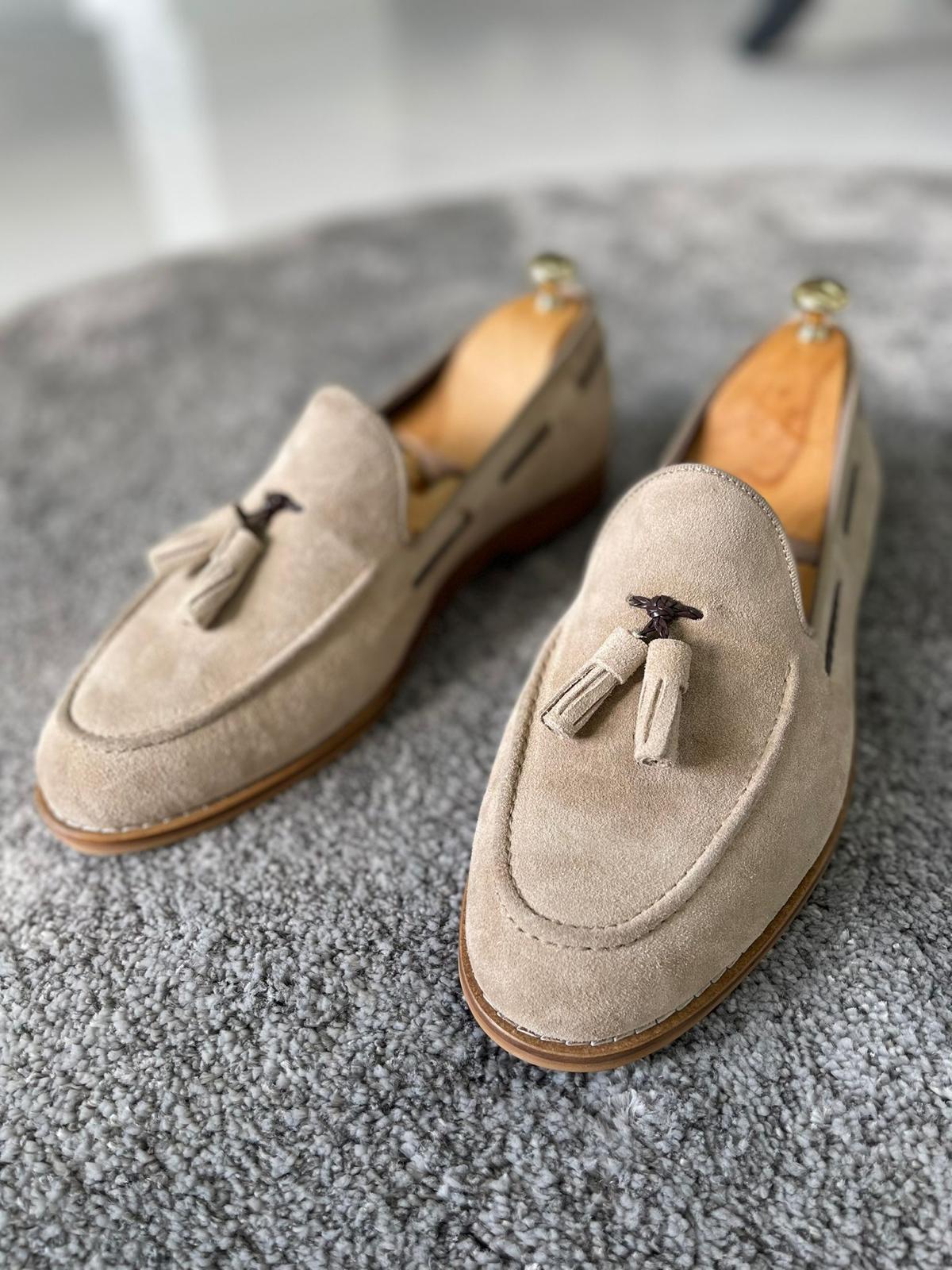 Tan on sale tassel loafers