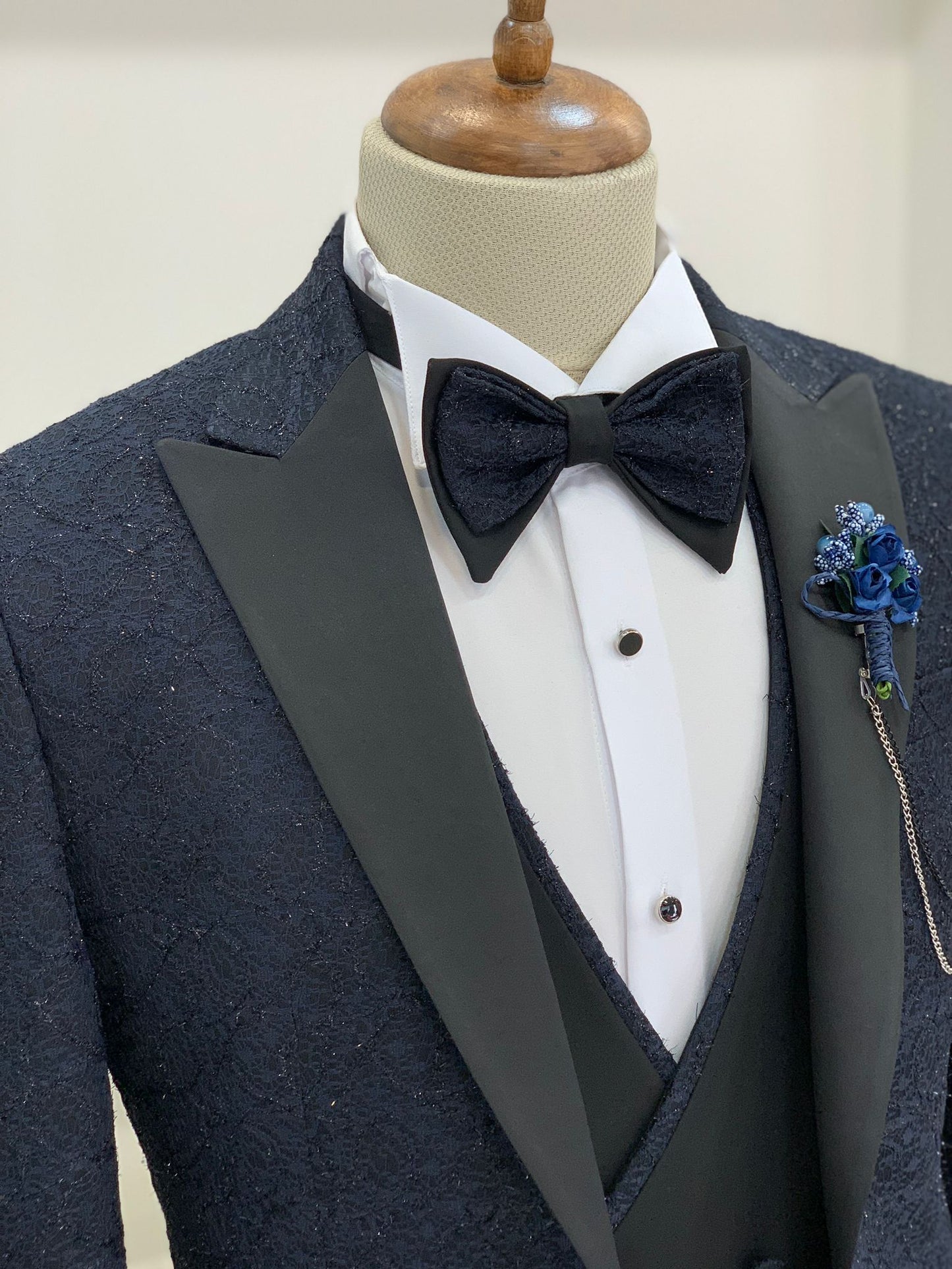 Caesar Navy Blue Slim Fit Peak Lapel Floral Patterned Tuxedo
