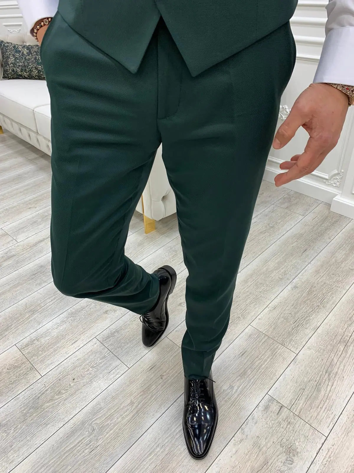 Elegant Royal Green Slim Fit Tuxedo for Formal Occasions 38 US-48EU / 33W Elegant Royal Green Slim Fit Tuxedo for Formal Occasions 38 US-48EU / 33W