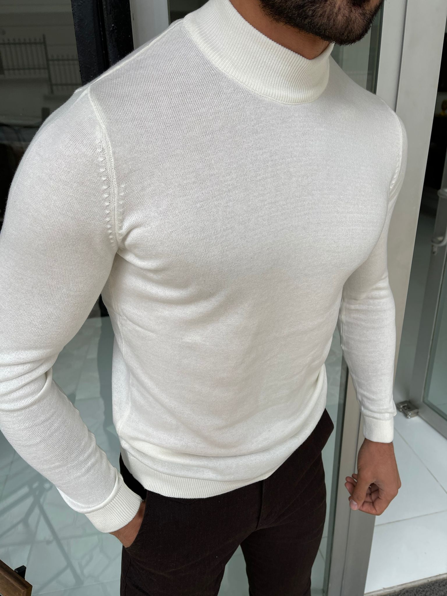 Viena White Slim Fit Turtleneck Sweater – BRABION