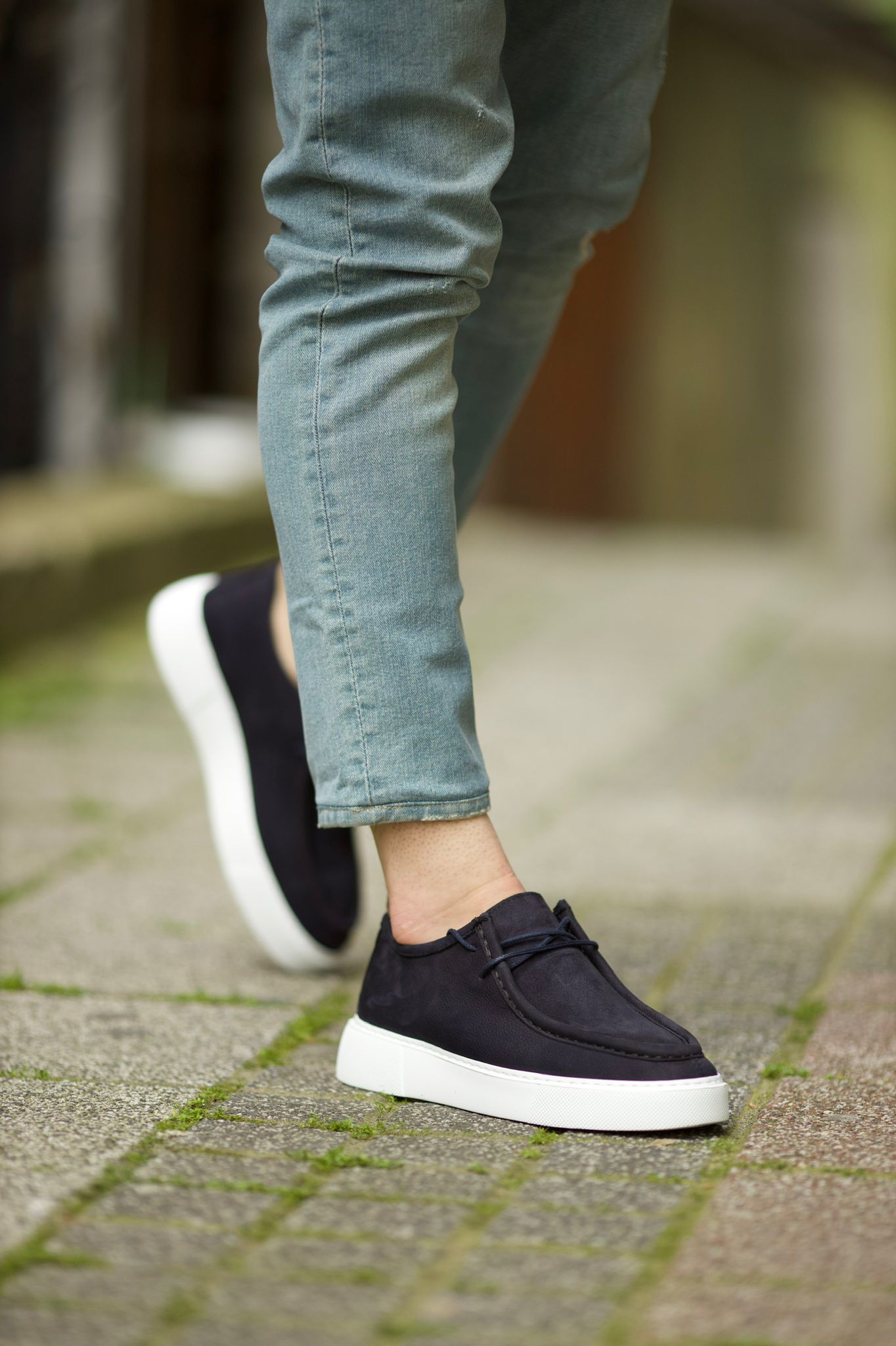 Vince hot sale navy sneakers