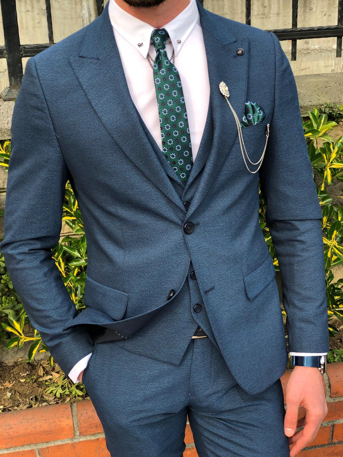 blue suit green tie